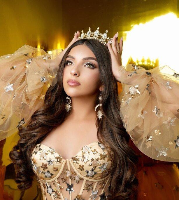 Quinceañera makeup and styling service