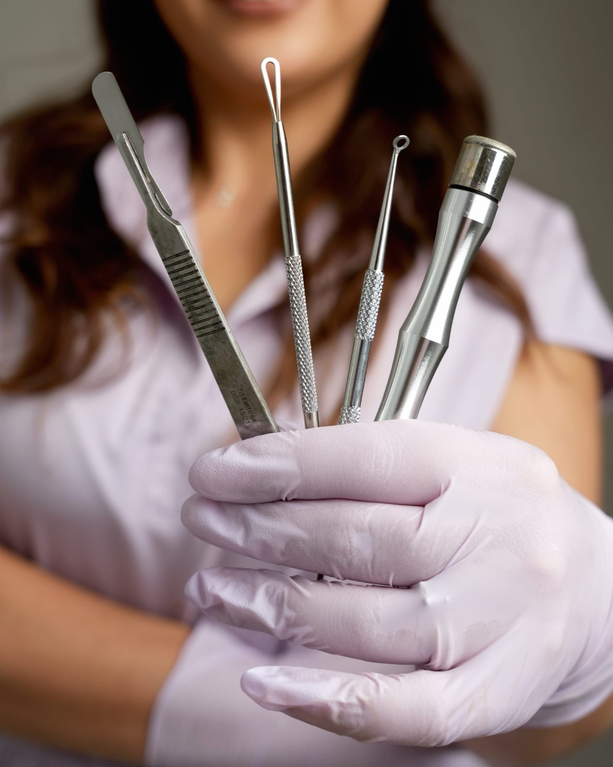 Deep back cleansing facial service